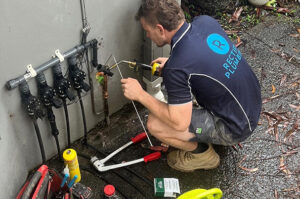 Rectify Plumbing plumber installing vanity basin during renovation Normanhurst